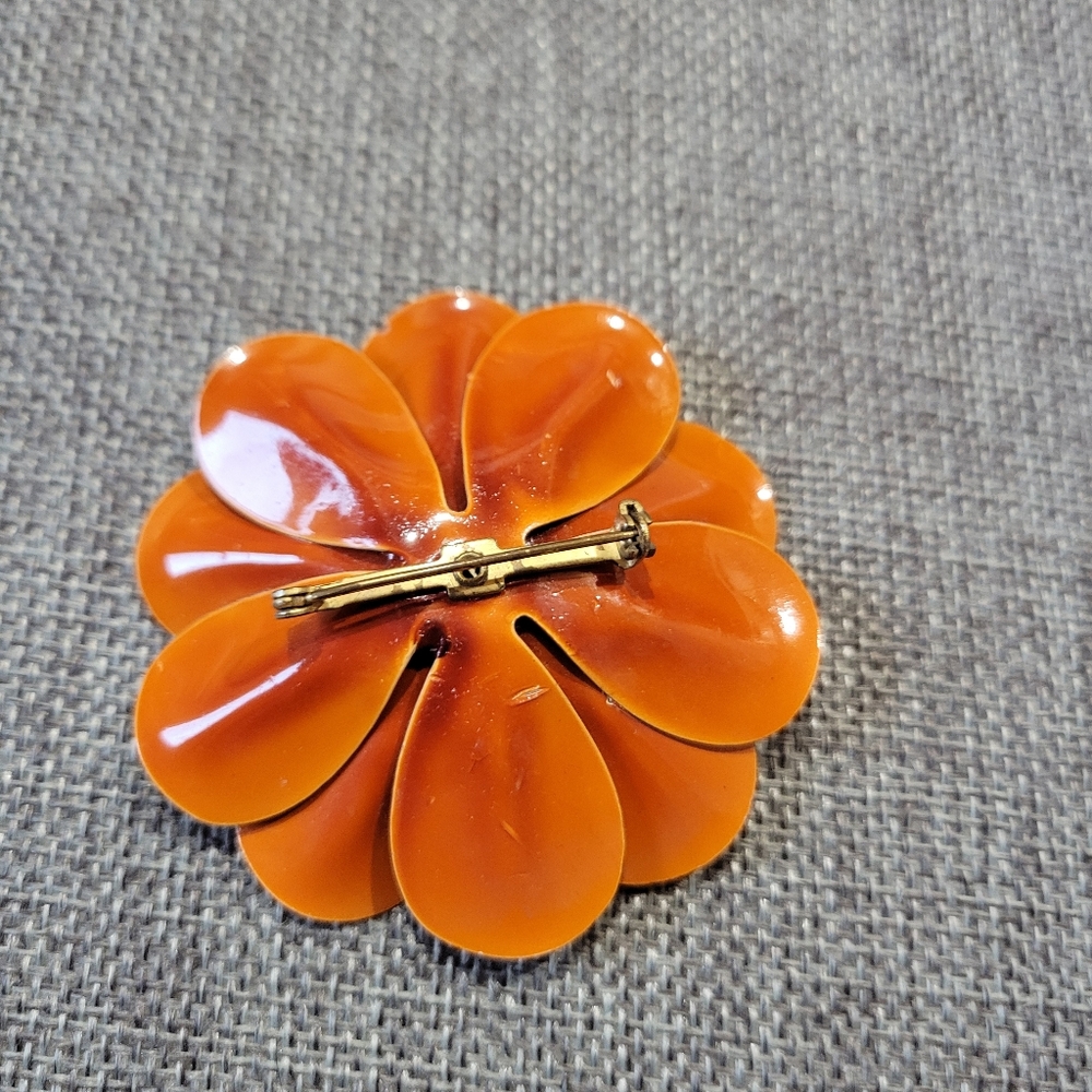 Vintage Brown Flower Brooch - Picture 2 of 2